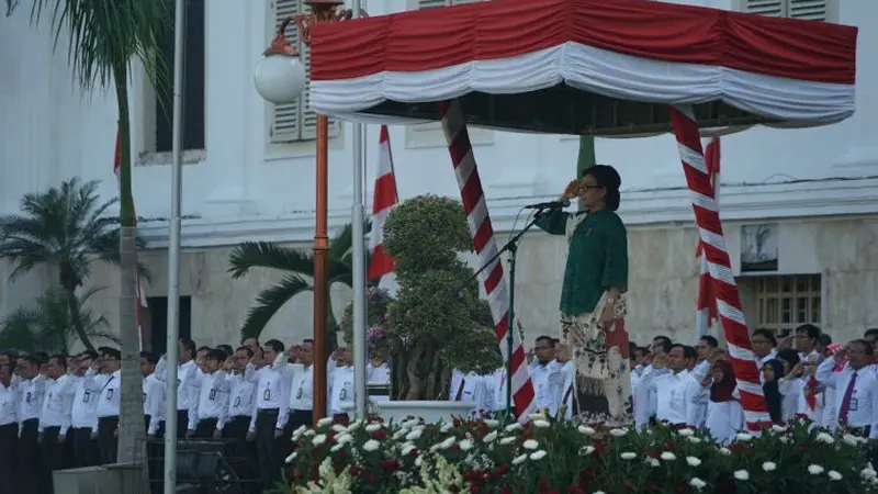 Sri Mulyani Indrawati bertindak sebagai pembina dalam upacara Peringatan Kemerdekaan RI ke-71 di Lingkungan Kementerian Keuangan. (Foto: Dok Humas Kemenkeu)