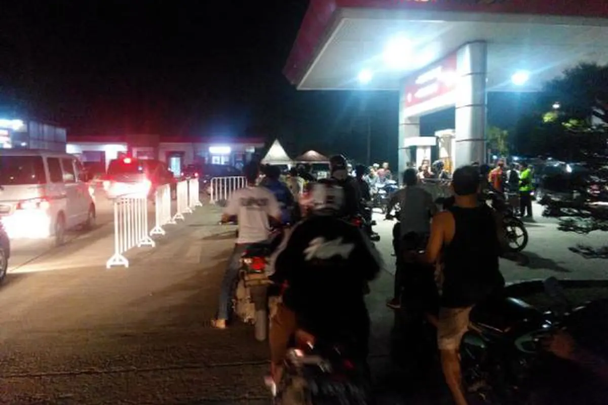 BBM naik, SPBU diserbu