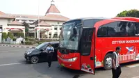 Bus wisata keliling Kota Tangerang.