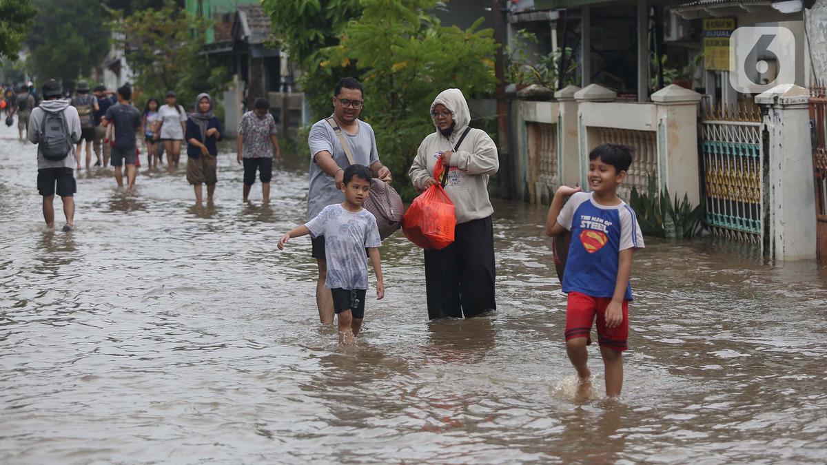 Luapan Kali Angke Banjiri Perumahan Ciledug Indah 1 Kota Tangerang Banten