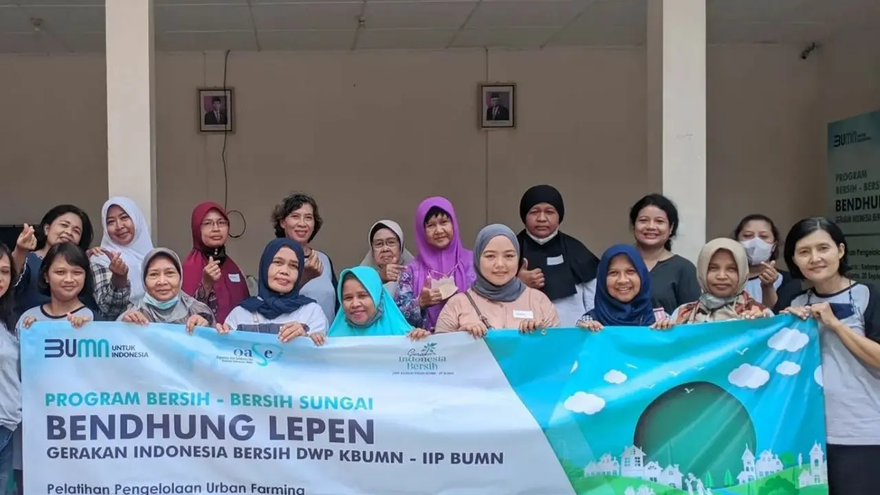 Bersih-bersih Sungai BRI