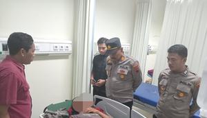 Pelaku mendapatkan perawatan medis di RSUD karena babak belur usai diamuk massa. (Liputan6.com/Arief Pramono)