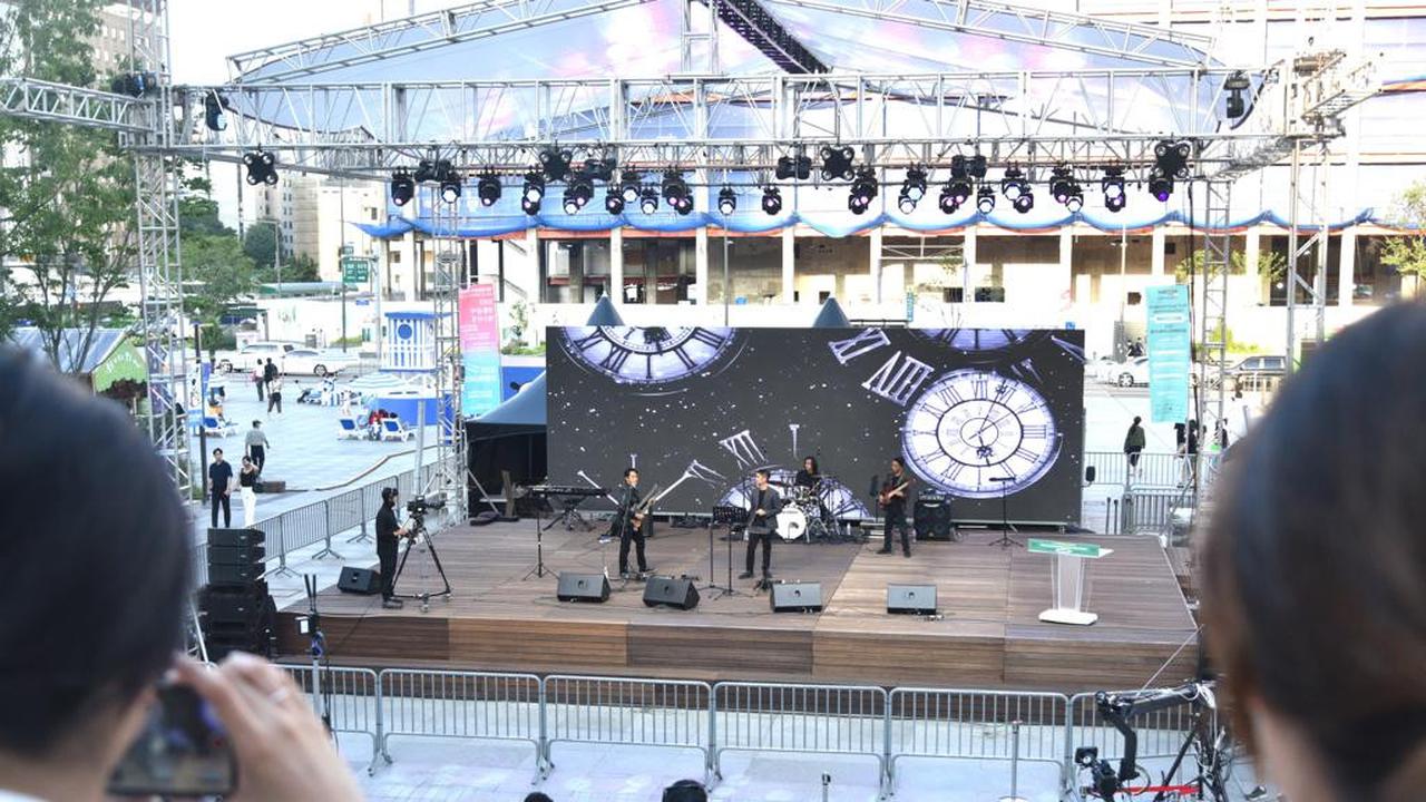 Balawan dan Grup Musiknya