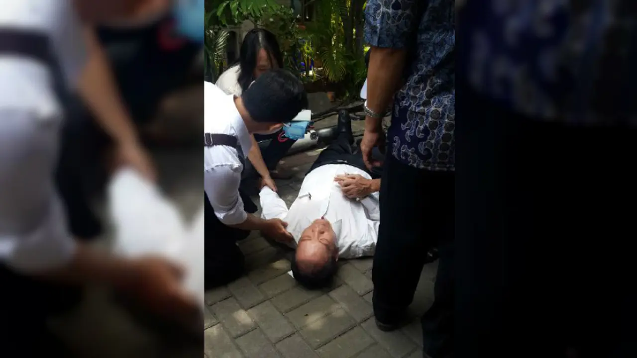 Penyanyi Kor Misa Natal Jatuh Berdarah Tak Sadarkan Diri