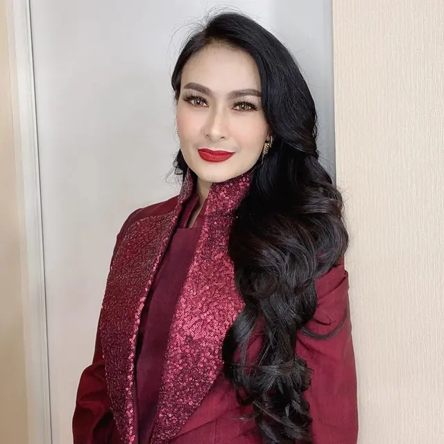 8 Nama Asli Penyanyi Dangdut Wanita Ternama Indonesia, Beda Jauh