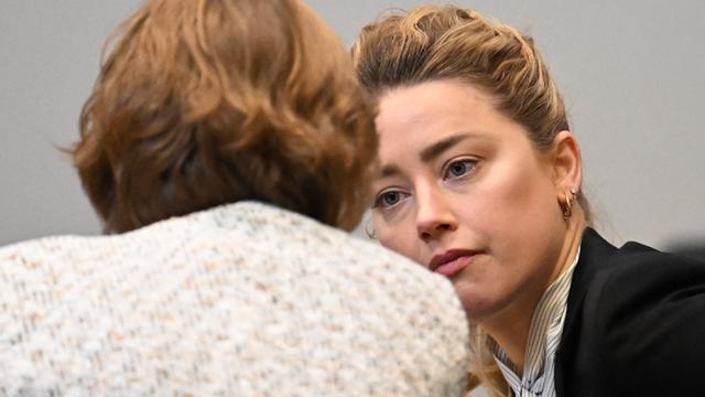 FOTO: Johnny Depp Bersaksi di Sidang Pencemaran Nama Baik Amber Heard