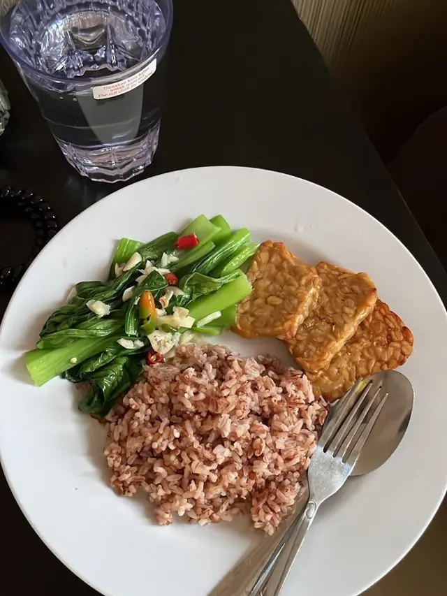 Ilustrasi Makanan Berserat. (foto: Pinteres/Rippy Stock Official).