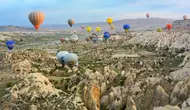 Menara Batu Ikonik di Cappadocia Turki Runtuh, 3 Orang Tewas