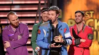 Coldplay saat memenangkan nominasi Best Rock Album di Grammy Awards 2009. (Foto: https://newscoldplay.com/)