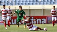 Madura United meraih kemenangan 2-1 atas PSS Sleman pada laga pertama Grup C Piala Menpora 2021 di di Stadion Si Jalak Harupat, Bandung, Selasa sore (23/3/2021). (Bola.com/Muhammad Iqbal Ichsan)
