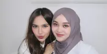 Jadi kakak dan adik ipar, Mahalini Raharja dan Putri Delina terlihat kompak di berbagai kesempatan. Termasuk dengan gaya makeup [@putridelinaa]