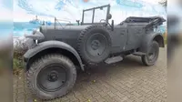 Sebuah kendaraan militer milik tangan kanan Hitler, Heinrich Himmler, dijual dengan harga 400 ribu pound sterling 