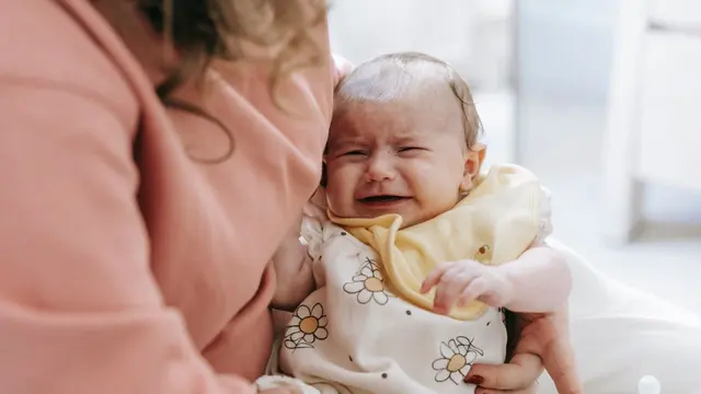 Cara Hilangkan Cegukan pada Bayi