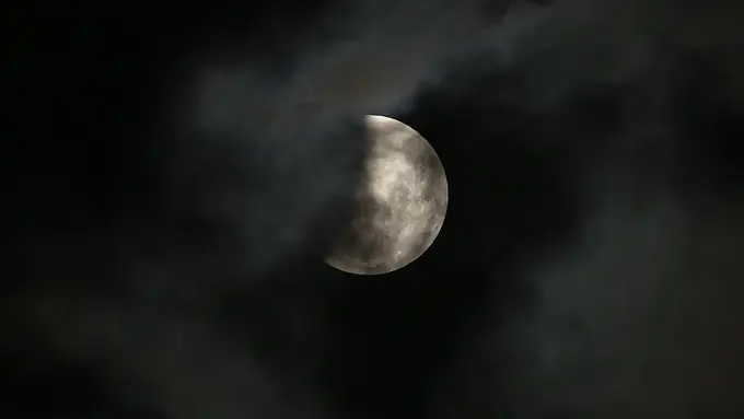 [Bintang] Gerhana Bulan