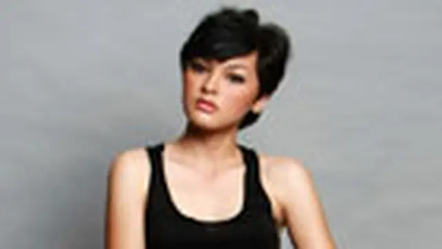 Finalis Miss Celebriti 2010 - Jolene Maria Rotinsulu