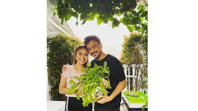 7 Artis Tanah Air Ini Nikmati Hobi Berkebun, Ada yang Ajak Anak