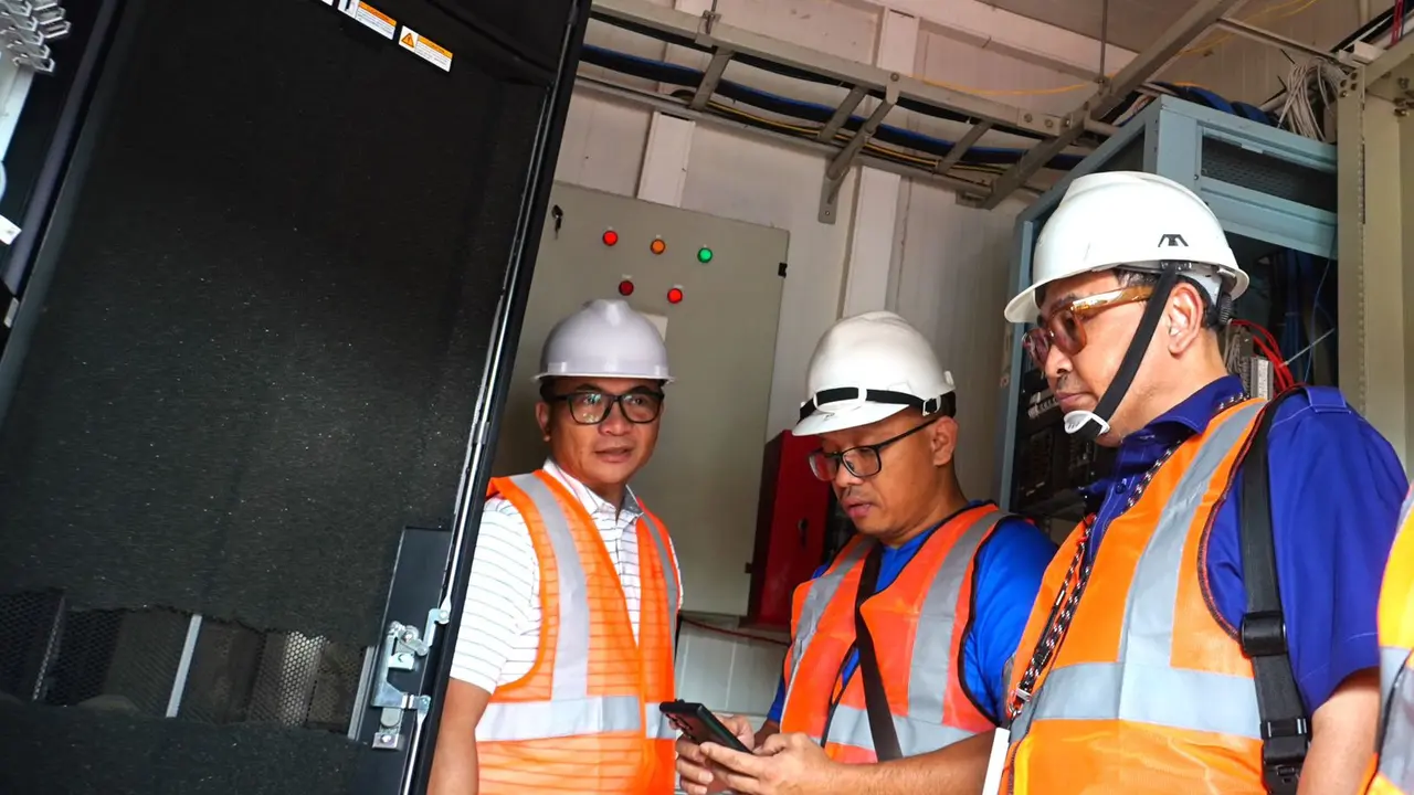 Direktur sekaligus CTO XL Axiata I Gede Darmayusa meresmikan operasional jaringan backbone fiber optic Gorontalo-Palu