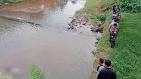 Temuan jenazah wanita tanpa busana di sungai Palopo (Liputan6.com/Fauzan)