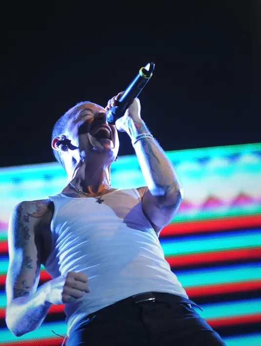 Konser bertajuk Linkin Park Live Concert A Thousands Sun: World Tour 2011, itu sangat luar biasa. Dalam konser itu, beberapa peralatan segaja didatangkan langsung dari Kanada yang beratnya sekitar 2 ton. (Bambang E. Ros/Bintang.com)