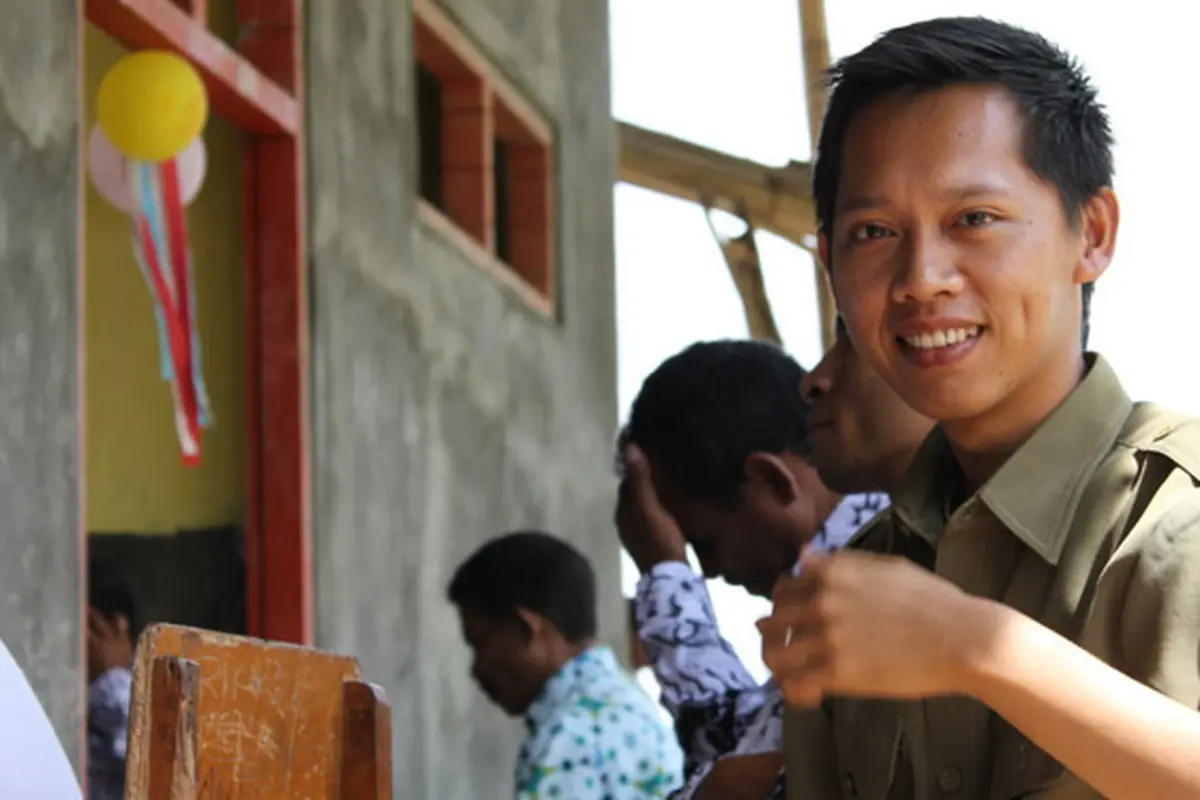 Cerita Guru yang Mengabdi di Pelosok Negeri