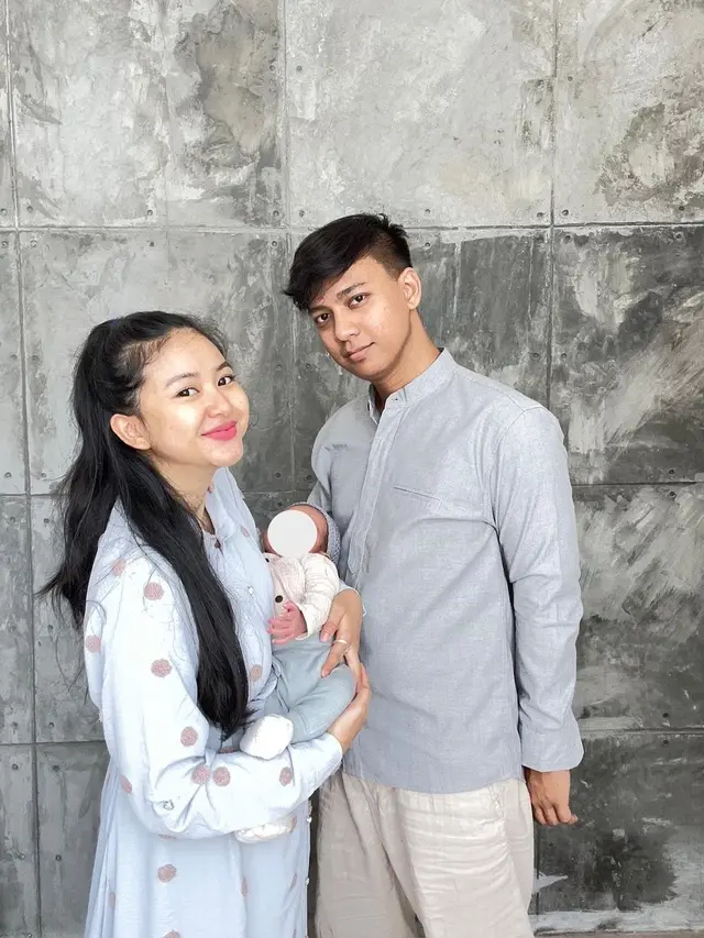 Pesona Adinda Azani Rayakan Lebaran Pertama Bersama Anak Layaknya Gadis Berumur 17 Tahun