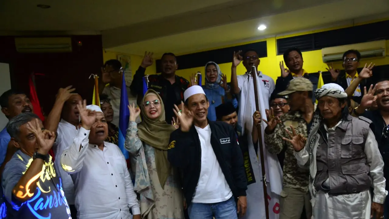 Tim Sukses Jaro Ade-Inggrid Kansil (Liputan6.com/Achmad Sudarno)