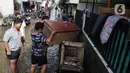 Tim gabungan juga dikerahkan untuk segera melakukan penyedotan air. (Liputan6.com/Angga Yuniar)
