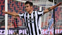Penyerang Juventus, Paulo Dybala, melakukan selebrasi usai mencetak gol ke gawang Bologna pada laga Liga Italia di Stadion Renato-Dall'Ara, Minggu (23/5/2021). Juventus menang dengan skor 4-1. (AFP/Andreas Solaro)