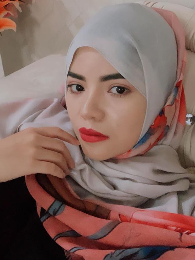 Ingin Fokus Ibadah saat Ramadhan, Ini 7 Potret DJ Dinar Candy Berhijab