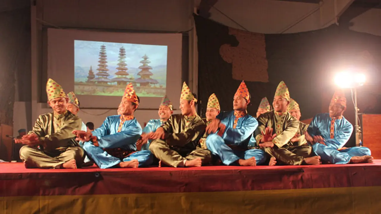 Tari Indang dari Sumbar Meriahkan Natal di Lebanon