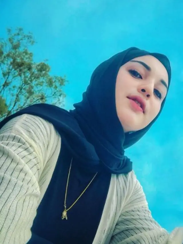 Viral Wanita Berseragam Persit Disebut Berparas Bak Barbie, Ini 6 Potretnya