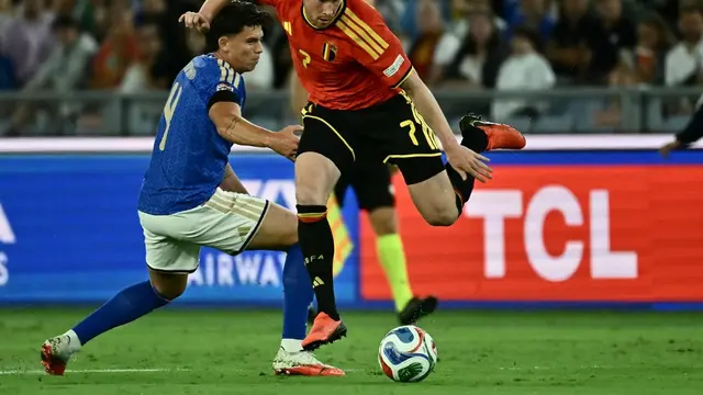 Kevin De Bruyne  dan Alessandro Romano