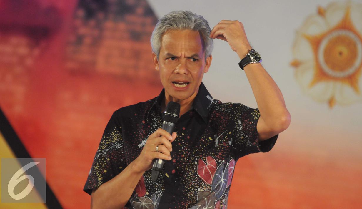 Gubernur Jawa Tengah Ganjar Pranowo saat berbagi cerita inspiratif kepada mahasiswa Yogjakarta, Kamis (3/11) EGTC 2016 di kota terakhir ini menghadirkan sosok atau tokoh yang menginspirasi. (Liputan6.com/Helmi Afandi)