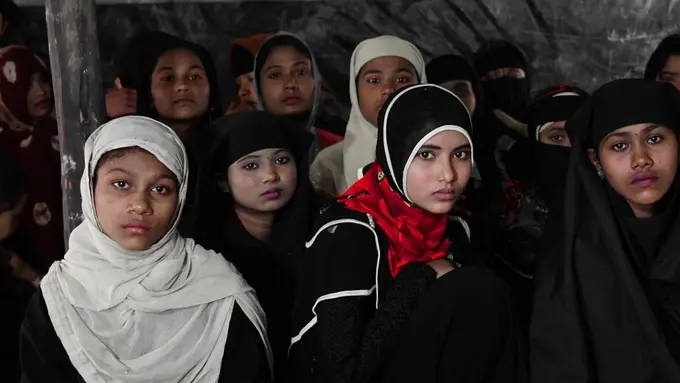 [Bintang] Diperkosa Secara Bergiliran, Ini Kisah Sedih Wanita Rohingya