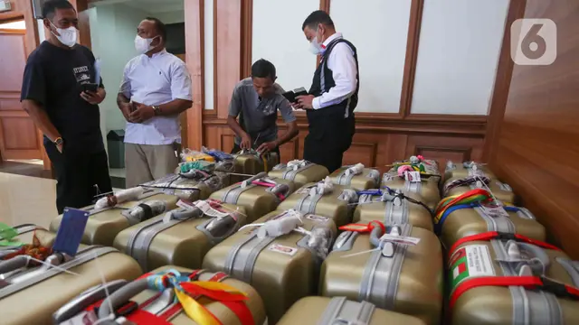 828 Petugas Panitia Penyelenggara Ibadah Haji Diberangkatkan