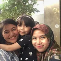 Ditemani istrinya, Nabila, Ben Kasyafani mempertemukan Marshanda dengan putrinya, Sienna (Instagram/@benkasyafani)