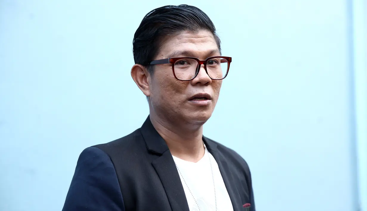 "Yang pertama seiman, kedua nggak hanya duit-duit saja, ketiga nggak gila ke salon, dan keempat sayang sama anak gua, jangan cuma nerima guanya saja. Nanti takutnya bakal yang sudah-sudah," kata Andika. (Nurwahyunan/Bintang.com)