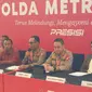 Kabid Humas Metro Jaya Kombes Trunoyudo, menyampaikan pencabutan status tersangka mahasiswa UI Hasya di ICE BSD, Kabupaten Tangerang, Senin (6/2/2023). (Liputan6.com/Pramita Tristiawati)