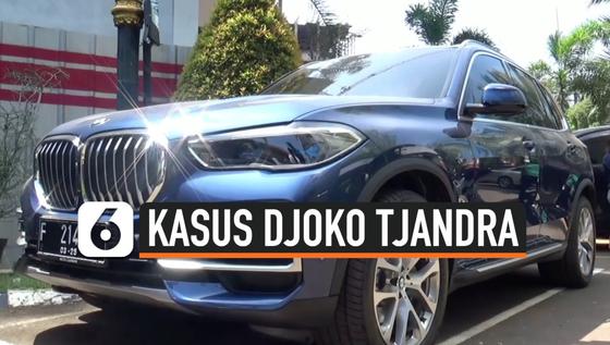 VIDEO: Polisi Geledah dan Sita Mobil Mewah Jaksa Pinangki