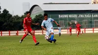 Persija U-16 menghadapi Persela U-16 dalam pertandingan pembukaan kompetisi Elite Pro Academy U-16 2018 yang digelar oleh PSSI. Pertandingan digelar di Stadion PTIK, Jakarta, Sabtu (15/9/2018). (Istimewa)