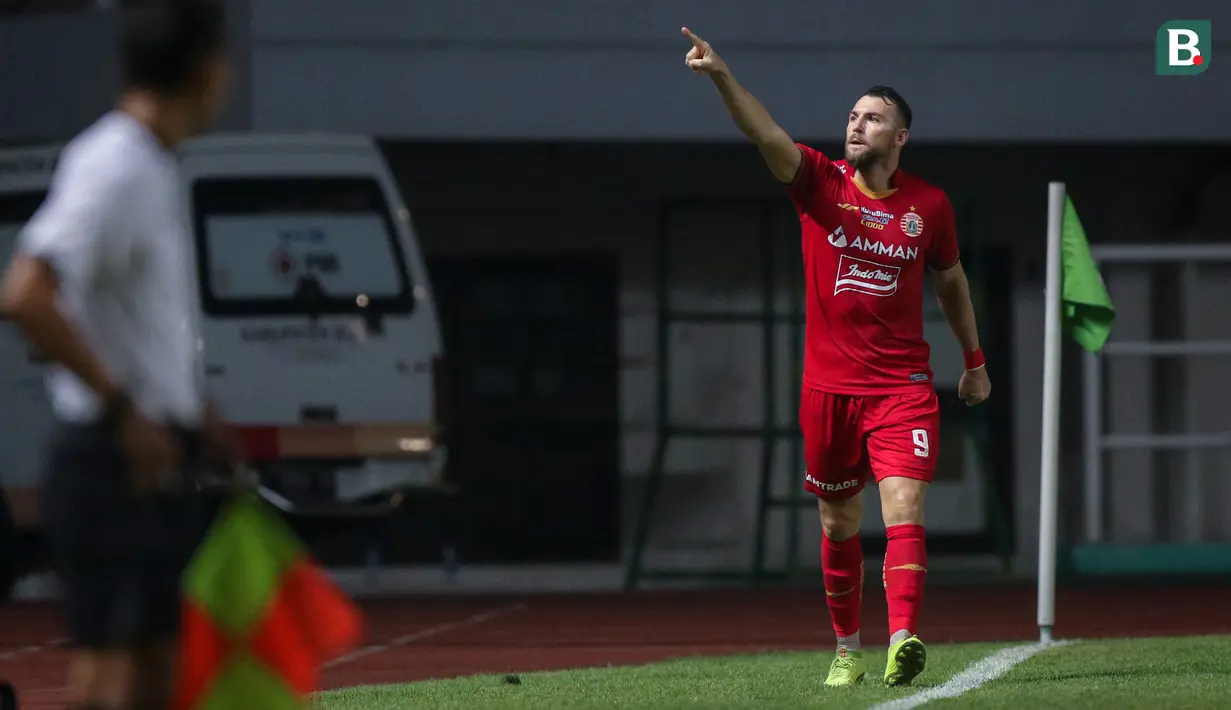 Marko Simic. Striker Persija Jakarta asal Kroasia berusia 33 tahun ini telah melepaskan 14 tembakan yang tepat sasaran dari total 25 percobaan yang dilakukan. Akurasinya mencapai 56 persen dan menghasilkan 5 gol ke gawang lawan dari 9 laga yang dijalani. (Bola.com/Bagaskara Lazuardi)