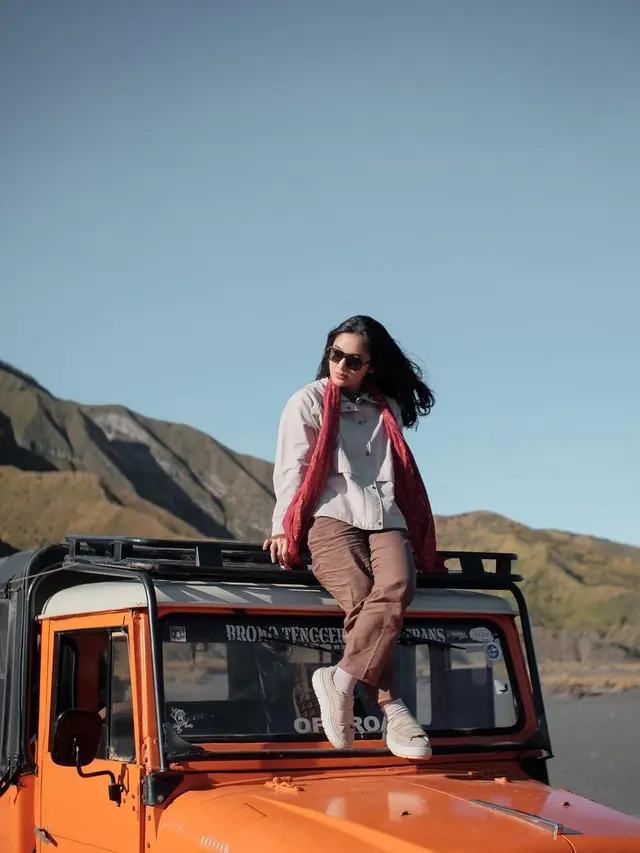 Kangen Liburan Ini 7 Gaya Zulfa Maharani Pemeran Gina Film Bebas Saat Travelling