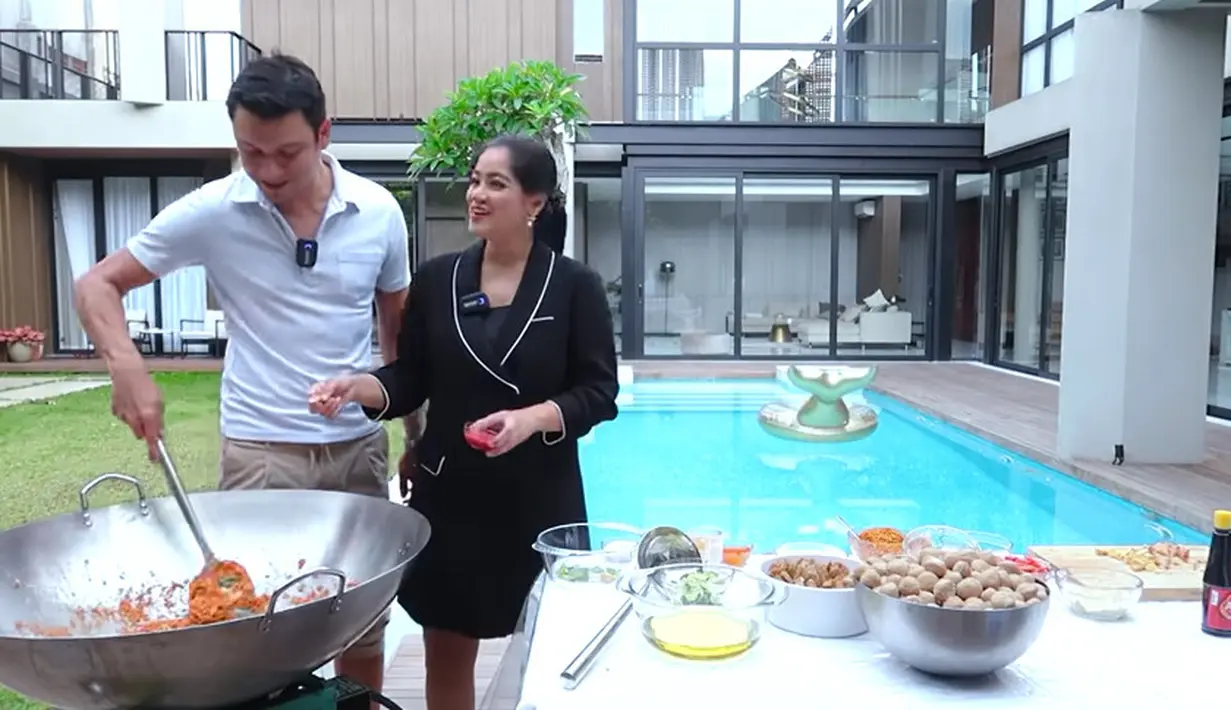 Titi Kamal dan Christian Sugiono (Youtube/Titi dan Tian)