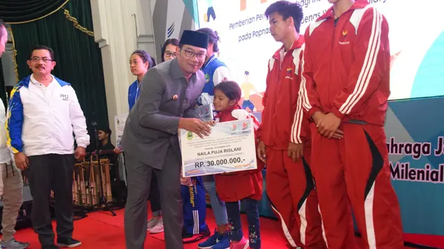 Ridwan Kamil Berikan Uang Kadeudeuh bagi Atlet Jabar di POPNAS XV & Peparpenas IX Tahun 2019