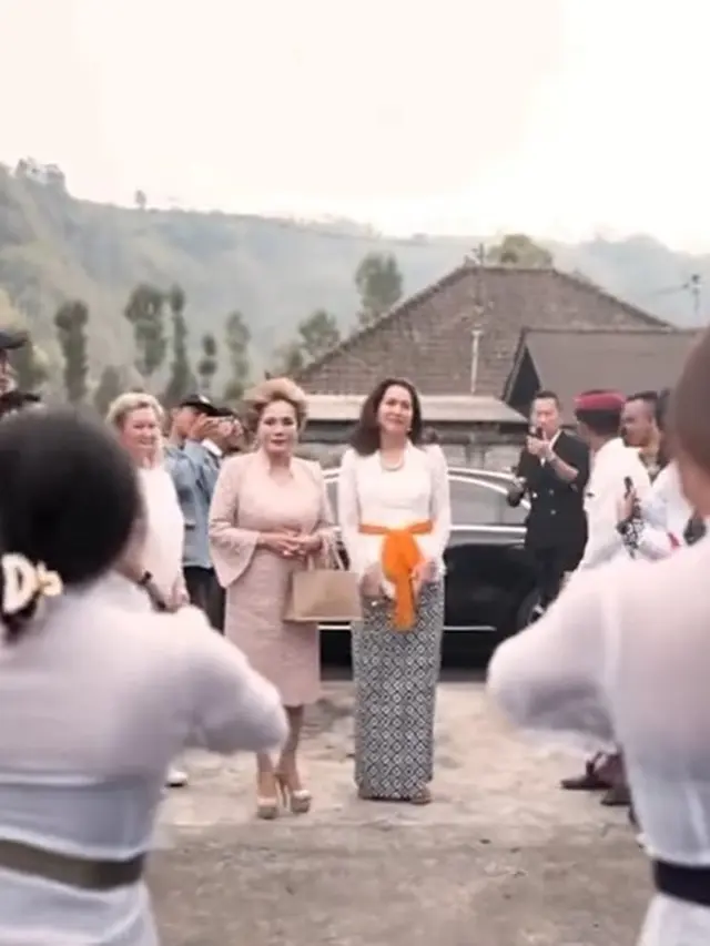 Dewi Soekarno (Instagram/uwutimeline)