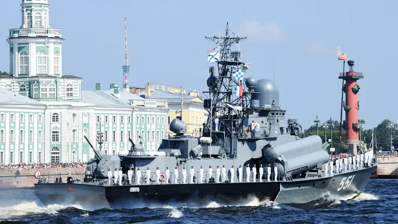 Melihat Gaharnya Kapal-Kapal Perang Rusia