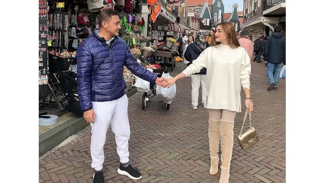 Jarang Tersorot, Ini 7 Potret Terbaru Ibu Sambung Teuku Rassya yang Memesona