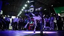 Peragaan robot dari perusahaan Untree di pameran startup dan inovasi teknologi VivaTech, di pusat pameran Porte de Versailles di Paris, pada 22 Mei 2024. (JULIEN DE ROSA/AFP)