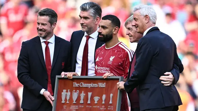 Foto: Anfiled Berselimut Haru, Mohamed Salah Mainkan Laga Terakhir Bersama Liverpool