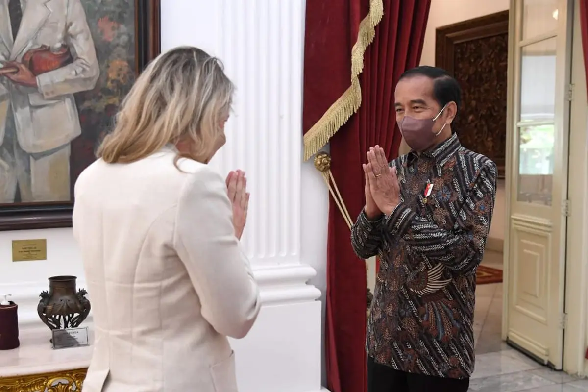 Jokowi bertemu Menlu Kanada Melanie Joly di Istana Merdeka, Jakarta